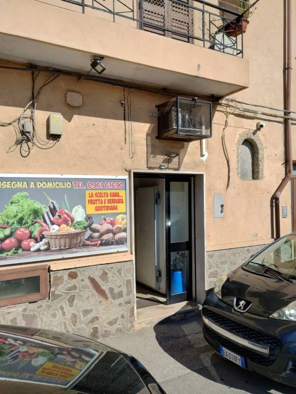 Negozio in vendita a Catanzaro via Santa Maria