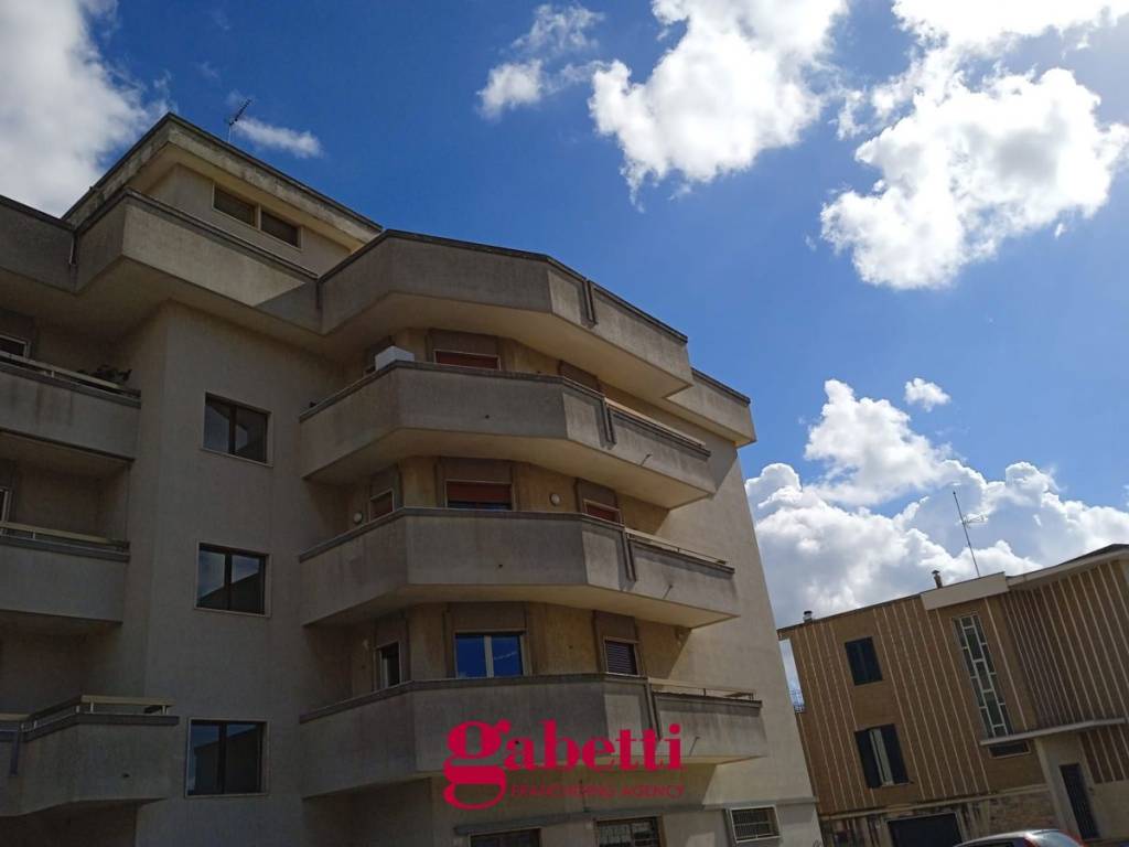 Appartamento in vendita a Maglie via Scorrano, 135