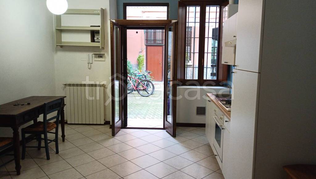 Appartamento in affitto a Milano via Popoli Uniti, 7
