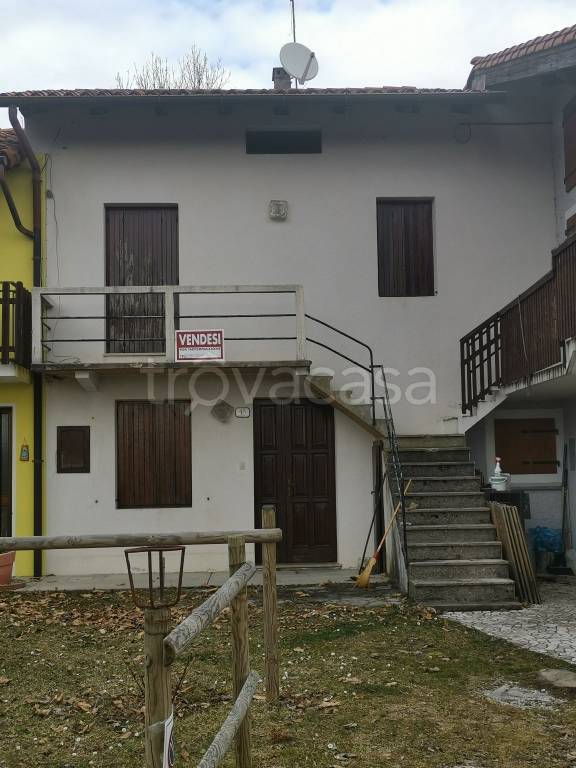 Villa a Schiera in in vendita da privato a Frisanco borgo Valdestali, 41