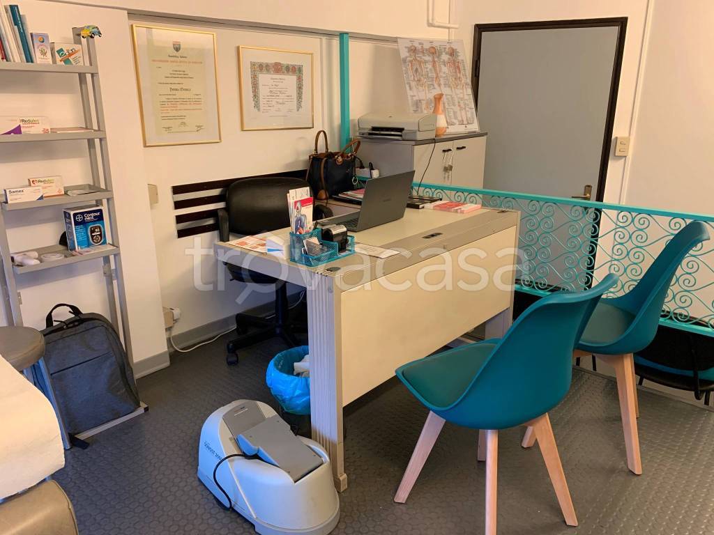 Ufficio in in affitto da privato a Genova via Bruno Buozzi, 31
