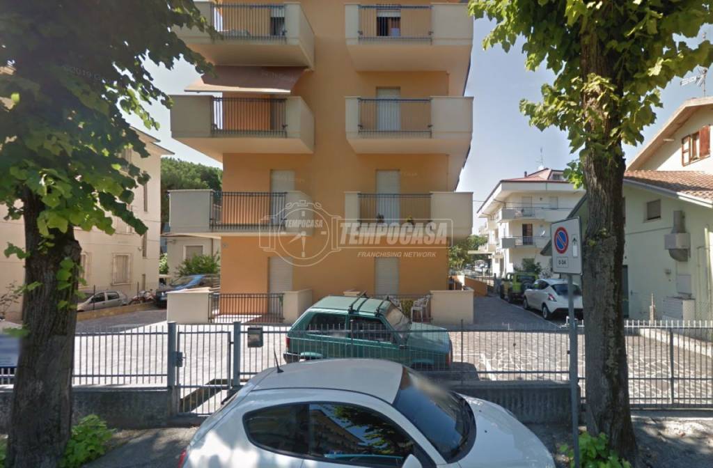 Garage in vendita a Bellaria-Igea Marina viale g. Pascoli 58