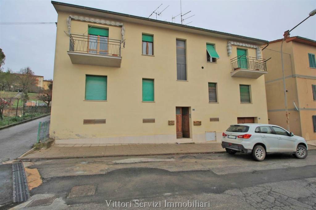 Appartamento in vendita a Montalcino via palmiro togliatti