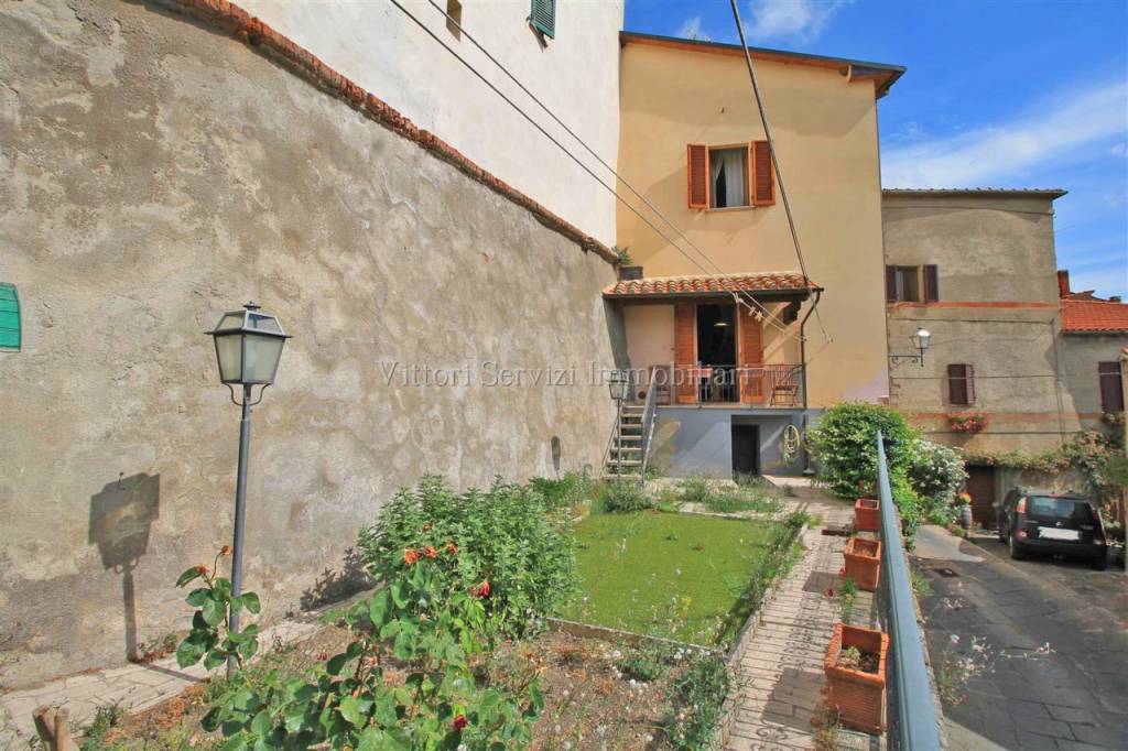 Villa a Schiera in vendita a Sinalunga via di Peschiera