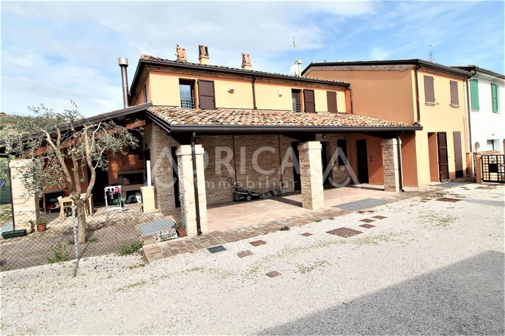 Casa Indipendente in vendita a Poggio Torriana via Due Possessioni