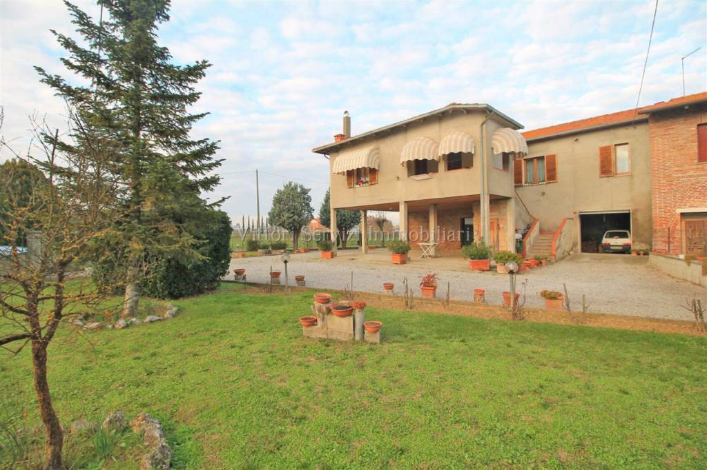 Villa Bifamiliare in vendita a Torrita di Siena via Basilicata