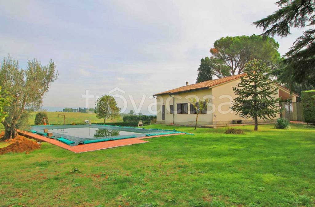 Villa in vendita a Castiglione del Lago via cavour
