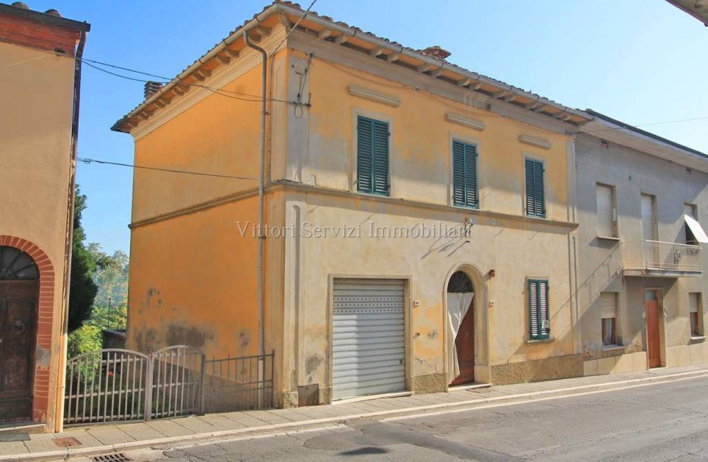 Villa Bifamiliare in vendita a Montepulciano via lauretana nord