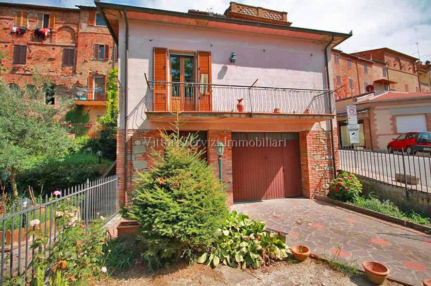 Casa Indipendente in vendita a Torrita di Siena via gioacchino rossini