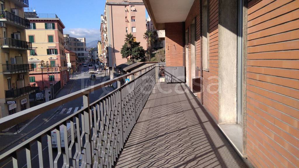 Appartamento in vendita a Genova via Pasquale Pastorino, 11