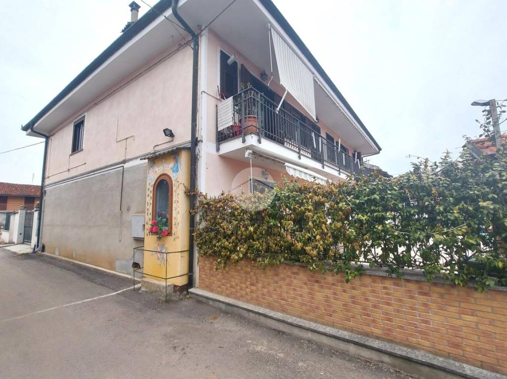 Casa Indipendente in vendita a Piscina località gastaldi, 30