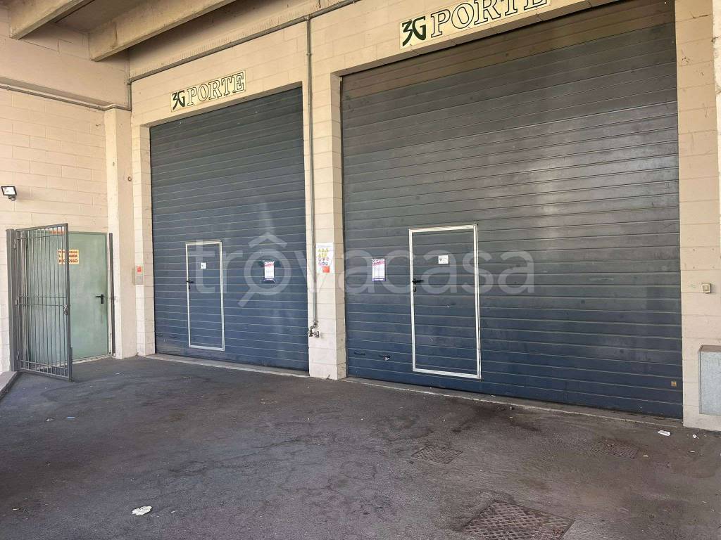 Magazzino in vendita a Vado Ligure via Galileo Ferraris 143 l