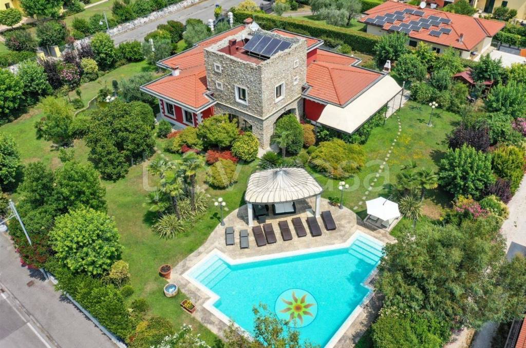 Villa in in vendita da privato a Moniga del Garda via Sandro Pertini, 48