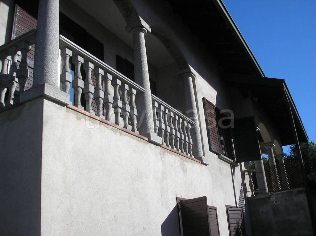 Villa in in vendita da privato a Castelletto sopra Ticino via Riale, 8