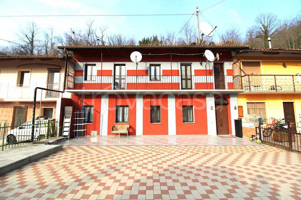 Casa Indipendente in vendita a Corneliano d'Alba