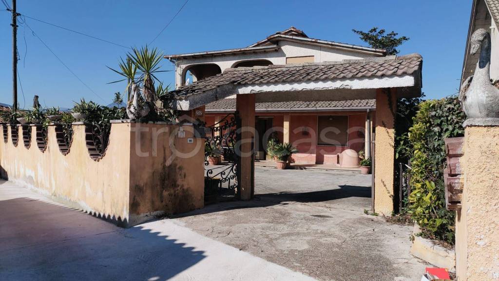 Villa in vendita a Ceccano via San Francesco d'Assisi, 252