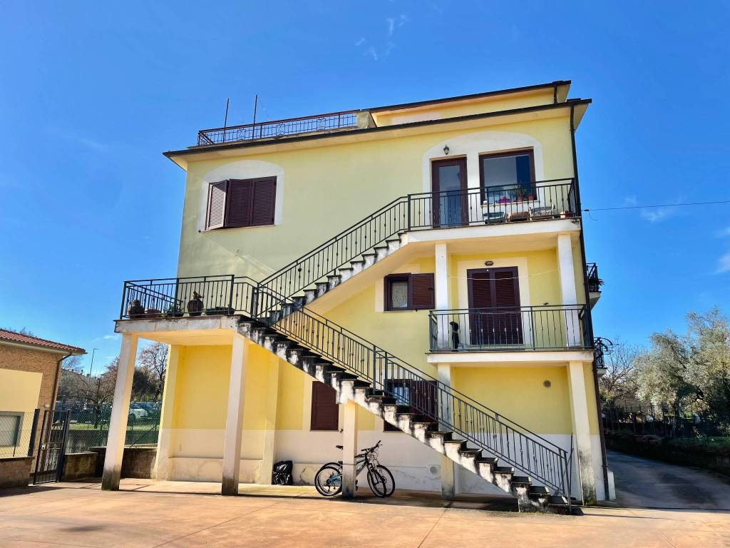 Appartamento in vendita a Bassano in Teverina via Cesare Battisti