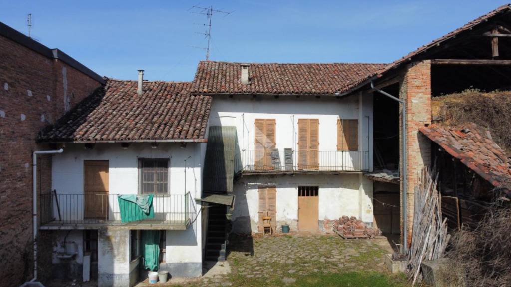Casa Indipendente in vendita a Diano d'Alba via adriani, 10