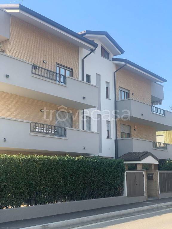 Appartamento in vendita a Cesano Maderno via Cesare Battisti, 33