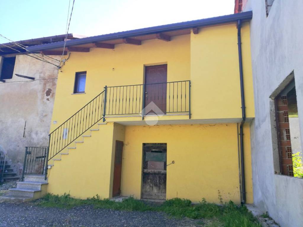 Casa Indipendente in vendita a San Francesco al Campo via Bruna, 79