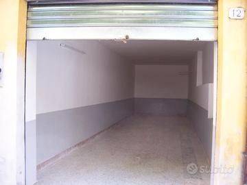 Garage in affitto a Giovinazzo via Martiri di Via Fani, 30