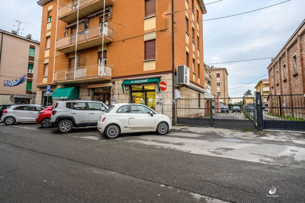 Negozio in vendita a Castelfranco Emilia via dei Mille 107
