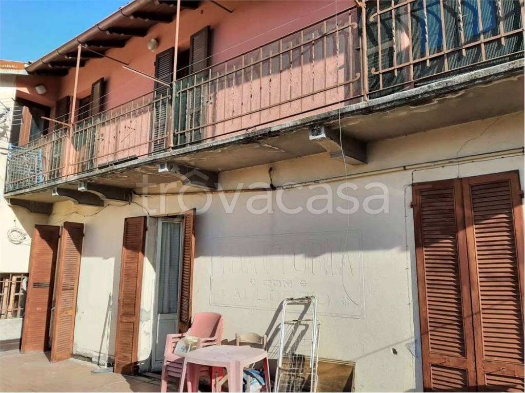 Appartamento in vendita a Cunardo via Garibaldi, 18
