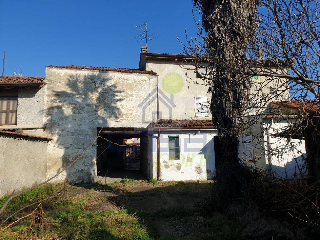 Casa Indipendente in vendita a Robecco d'Oglio robecco d'oglio via garibaldi