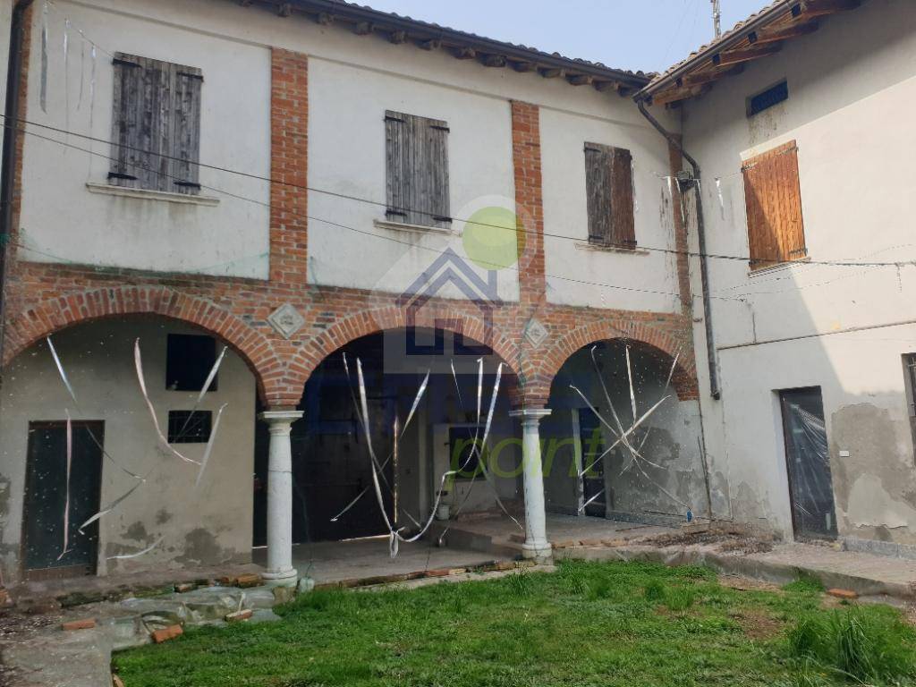Casa Indipendente in vendita a Seniga seniga via terraglio 19