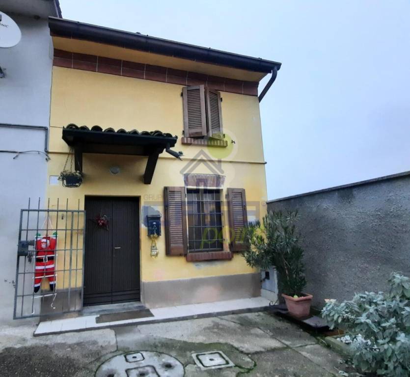 Casa Indipendente in vendita a Cella Dati via Manzoni 6