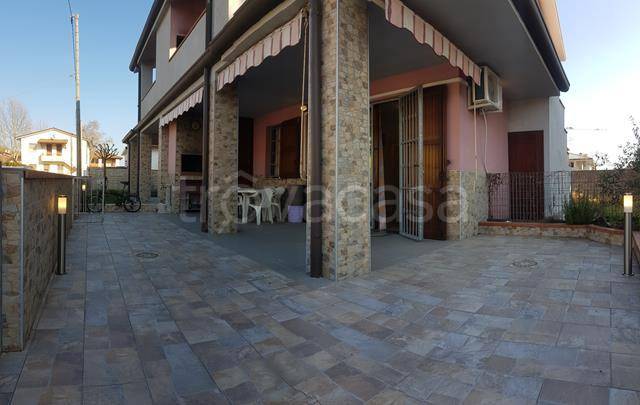 Villa a Schiera in vendita a Comacchio via Monte Civetta