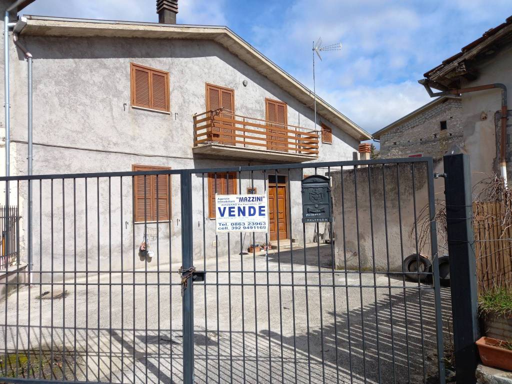 Casa Indipendente in vendita a Scurcola Marsicana via Roma, 76