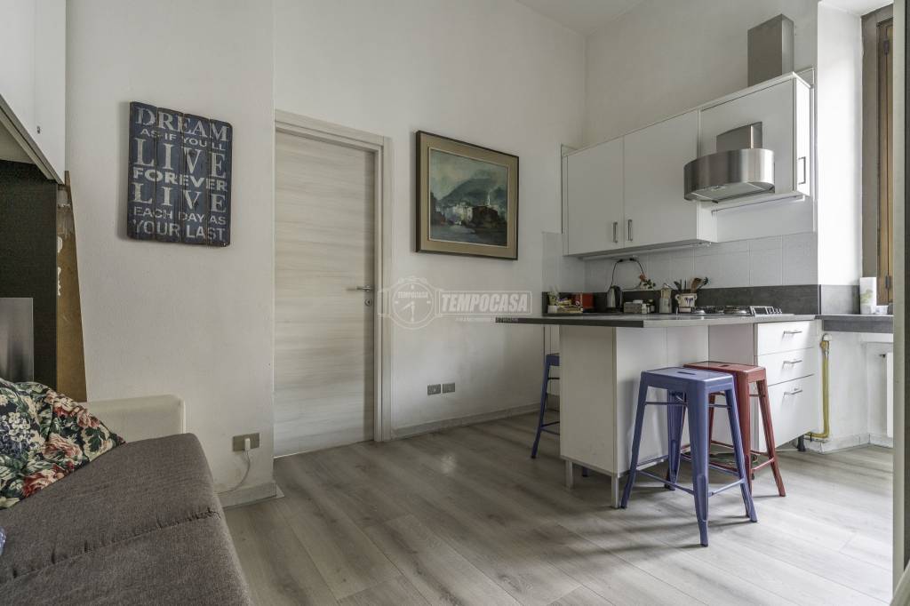 Appartamento in vendita a Milano via salento 2