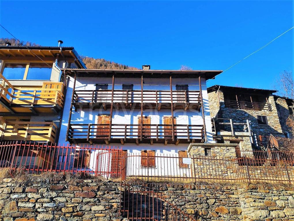 Casa Indipendente in vendita a Montagna in Valtellina san Giovanni