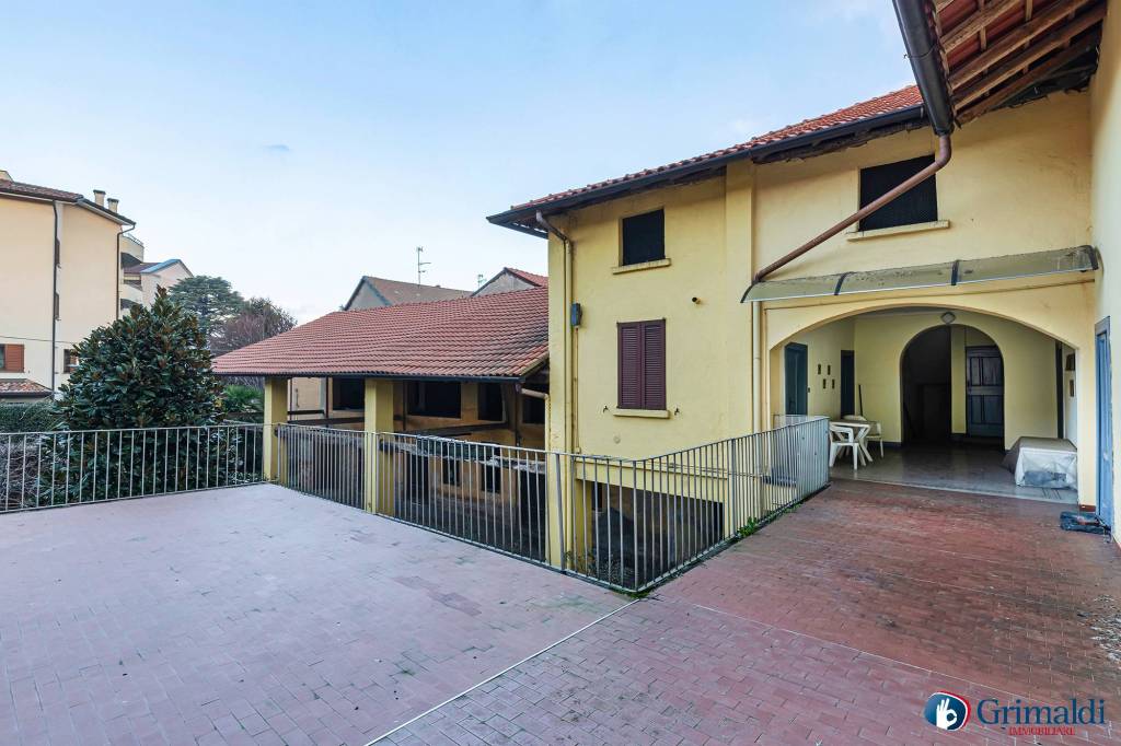 Appartamento in vendita a Rovello Porro via Piave, 38