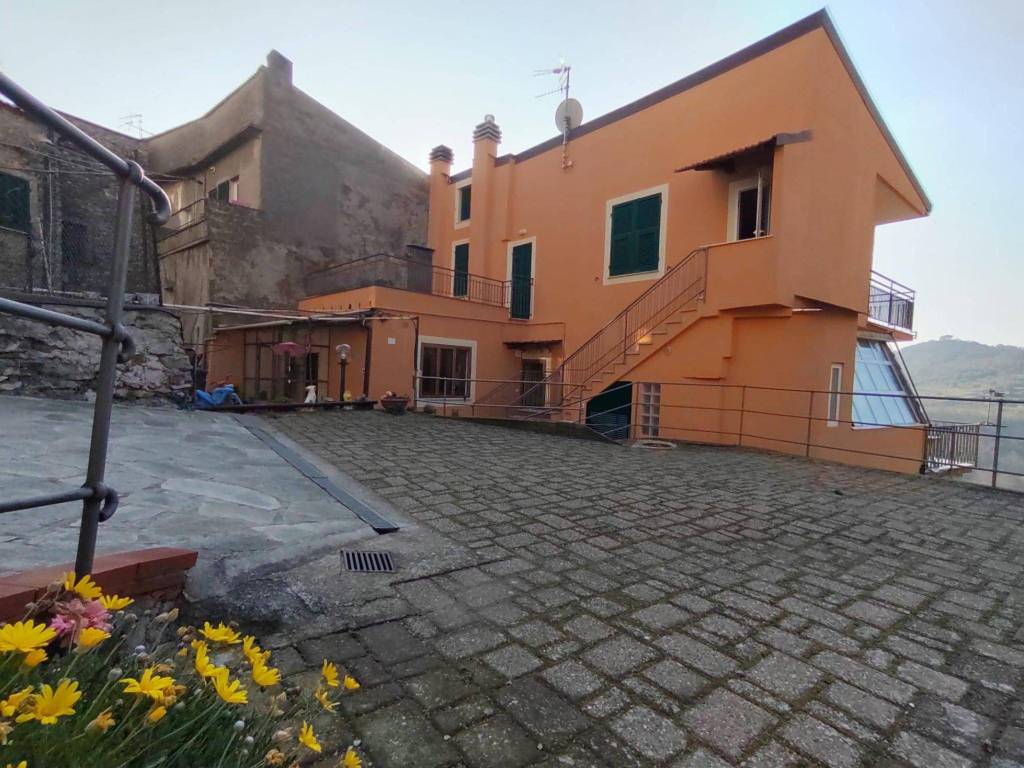 Casa Indipendente in vendita a Pietra Ligure borgo Santa Concezione