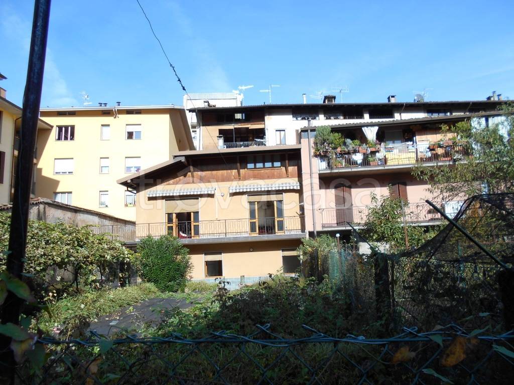 Villa in vendita a Gazzaniga