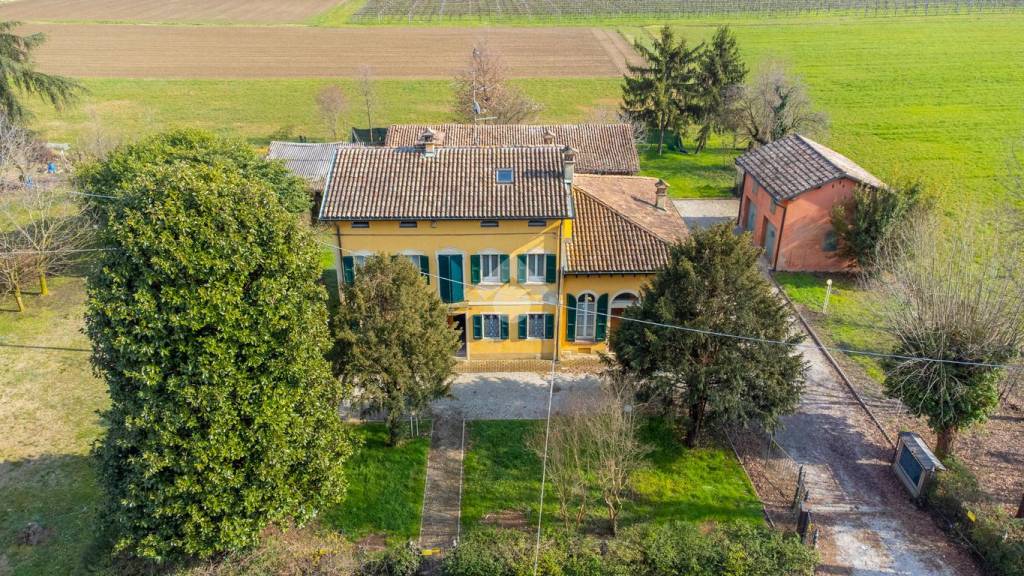 Villa Bifamiliare in vendita a Rubiera via Emilia Est, 12