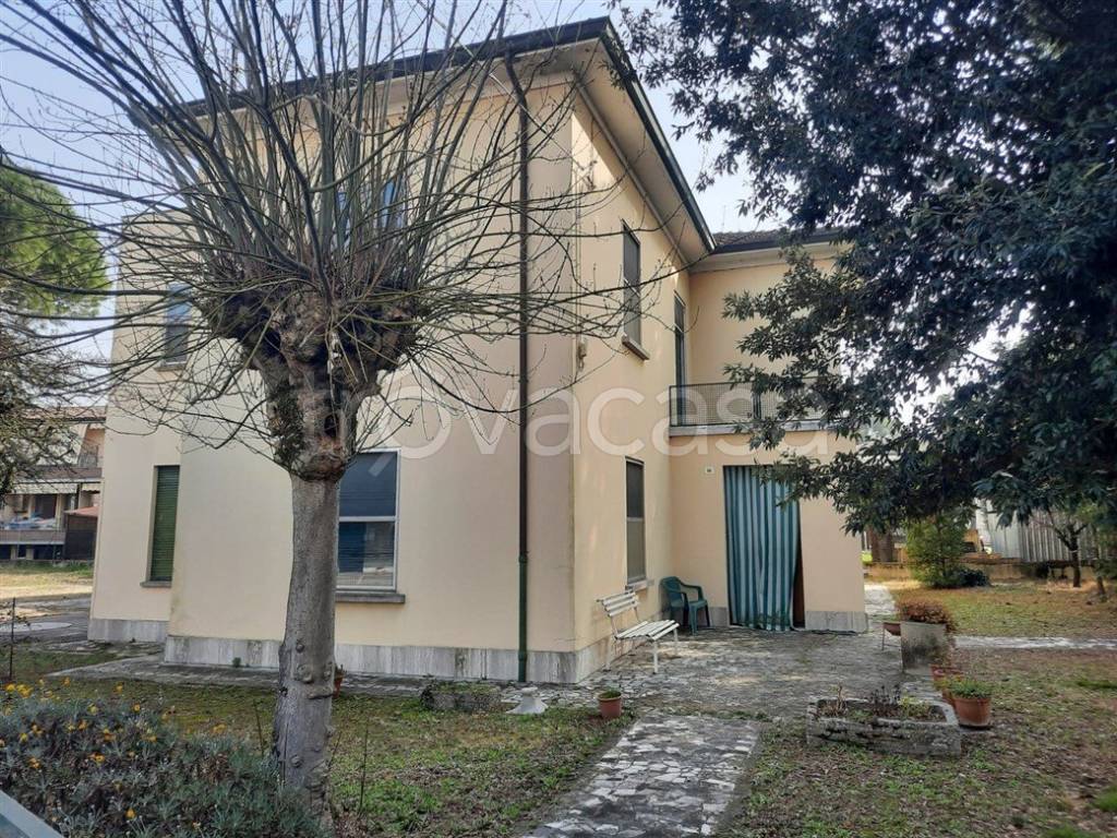 Villa in vendita a Ravenna via Cella, 98