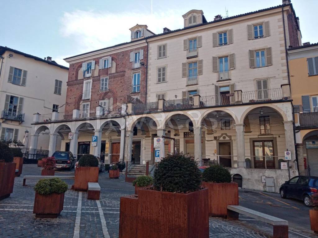 Ufficio in affitto a Moncalieri piazza Vittorio Emanuele II