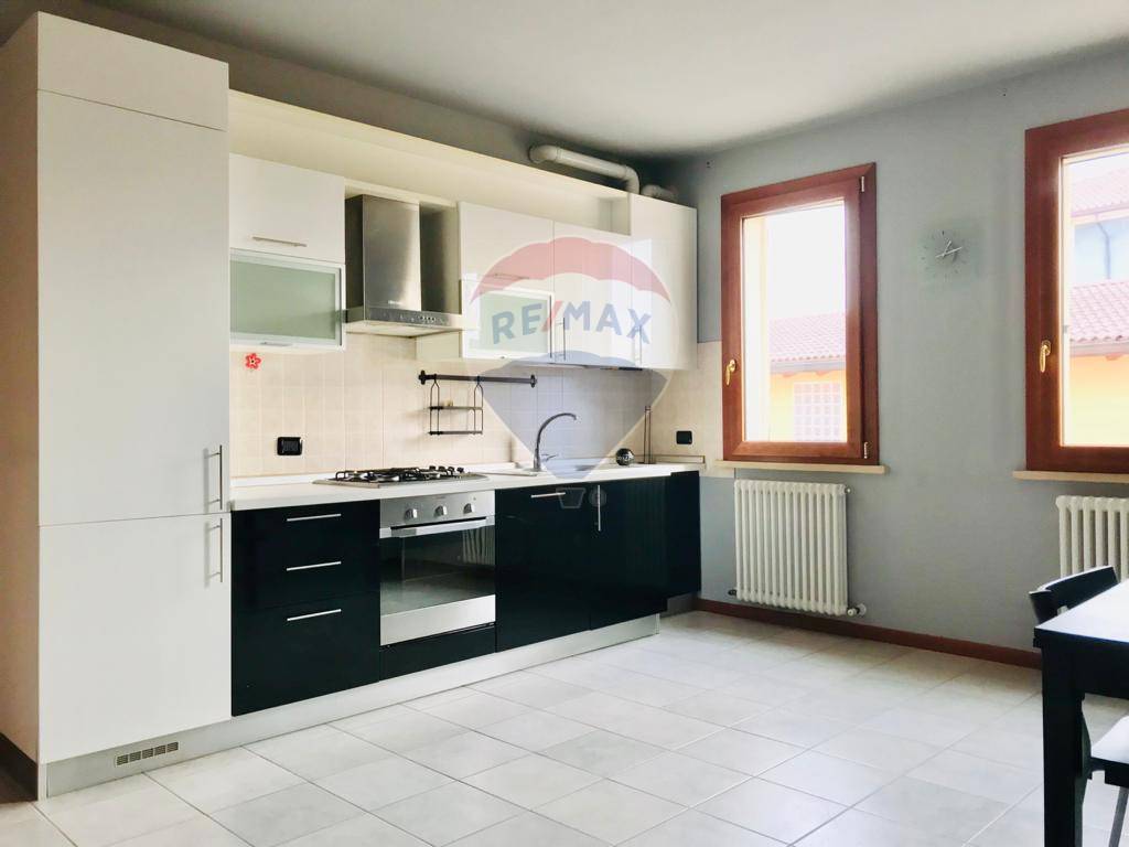 Appartamento in vendita a Casalmaggiore via Canzio, 132