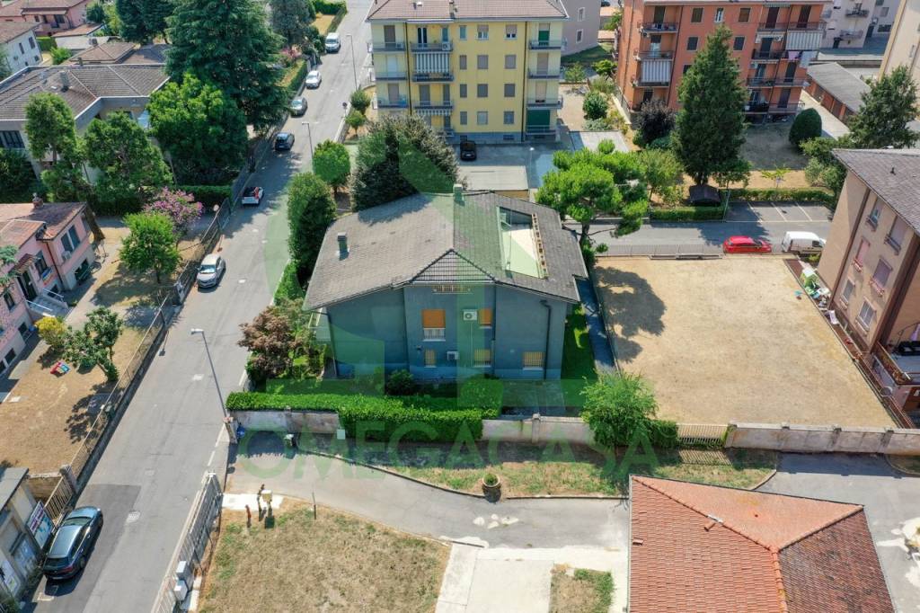 Villa in vendita a Casalpusterlengo via Santa Chiara