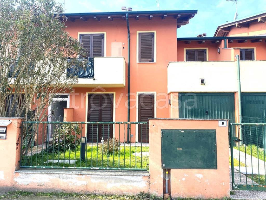 Villa a Schiera in vendita a Tromello
