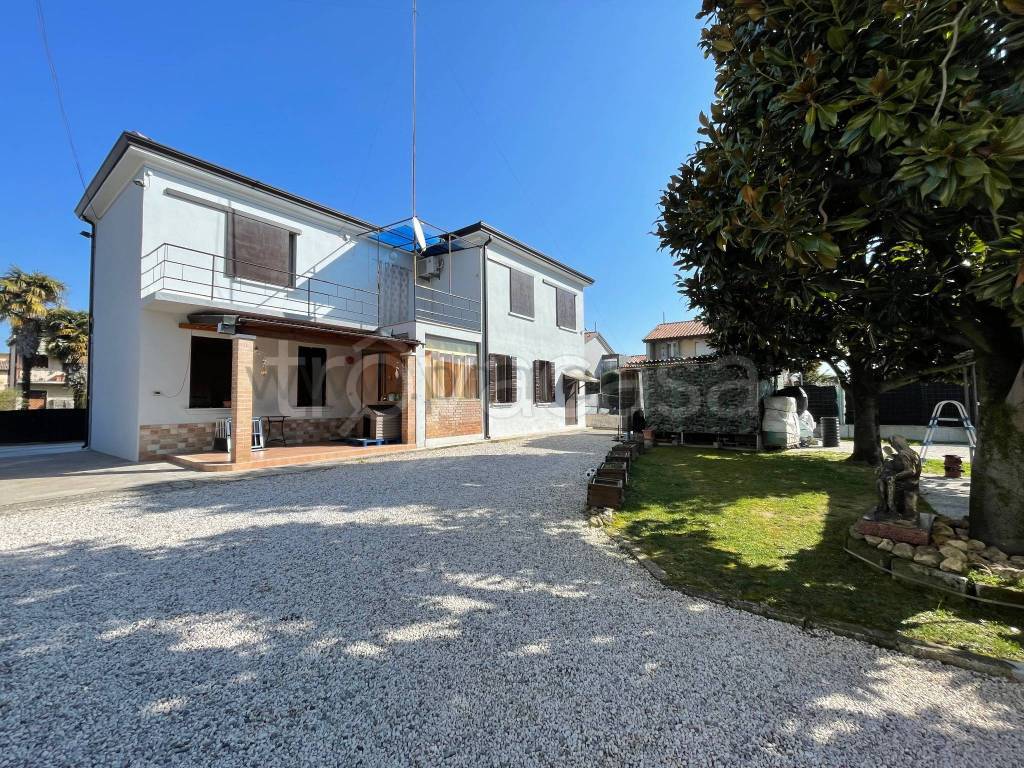 Villa in vendita a Mirano via Ferdinando Magellano