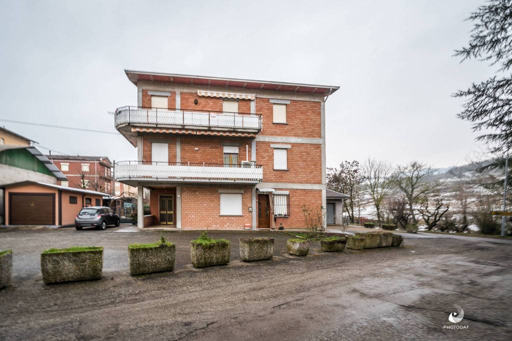Appartamento in vendita a Vezzano sul Crostolo via Valcavi, 1
