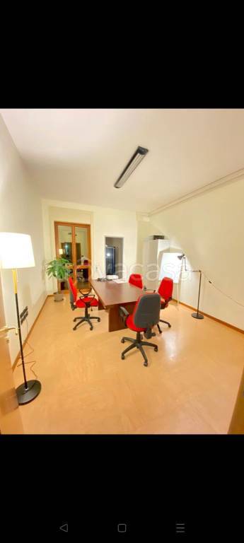 Ufficio in in affitto da privato a Lecce via Baldassarre Papadia, 11
