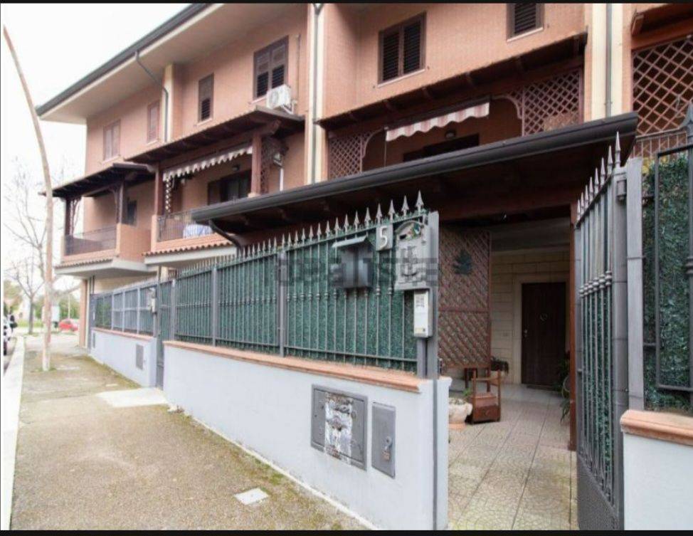 Villa a Schiera in in vendita da privato a Carapelle viale Giuseppe Di Vittorio, 5