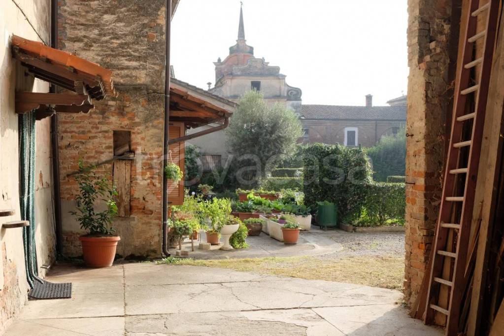 Casa Indipendente in vendita a Motta Baluffi motta Baluffi (cr) Via Argine Cremona 16