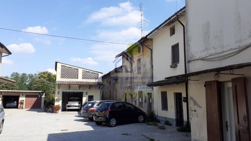 Casa Indipendente in vendita a Corno Giovine via Rossini, Corno Giovine (Lo)