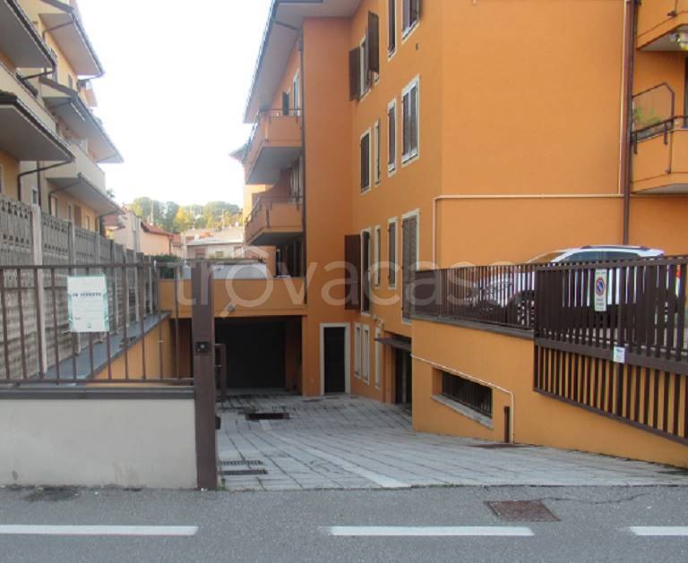 Magazzino in vendita ad Arcore via Isonzo 12